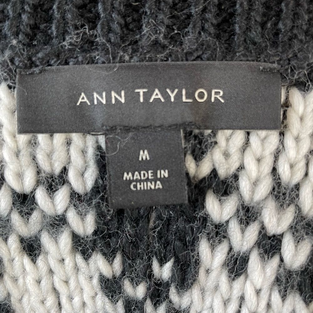 Ann Taylor Black and White Sweater Size M EUC - Picture 6 of 7